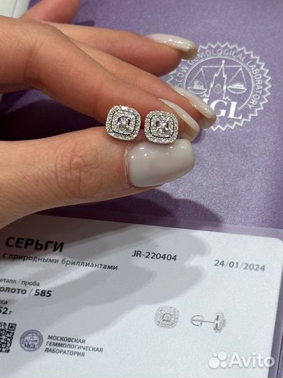 Золотые серьги пусеты с бриллиантами