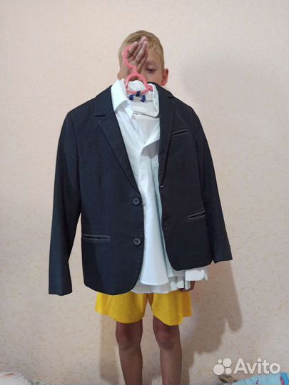 Продаю пиджак детский