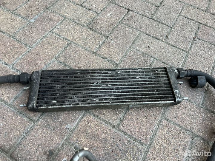 Радиатор масляный Мерседес W124, W140