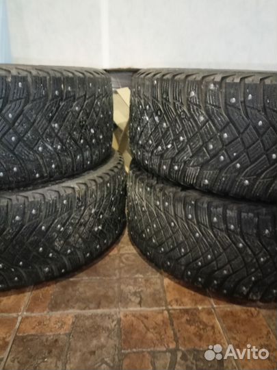 Goodyear UltraGrip 235/45 R18