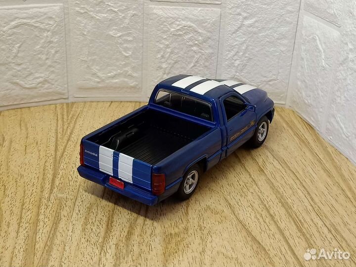 Dodge Ram 1/26 Maisto Made in Thailand