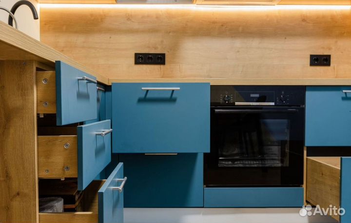 Кухня Голубая по индивидуальному заказу