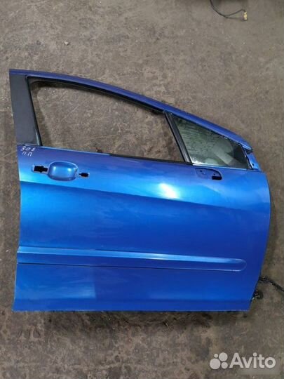 Дверь передняя правая Peugeot 308