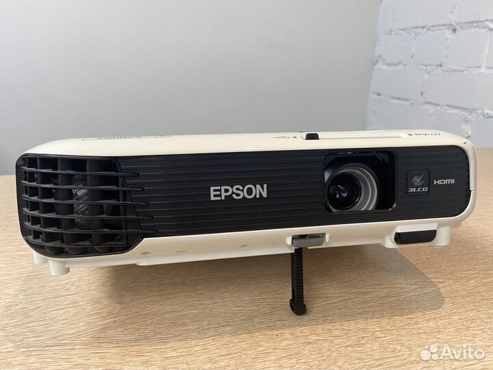 Проектор Epson EB-X04