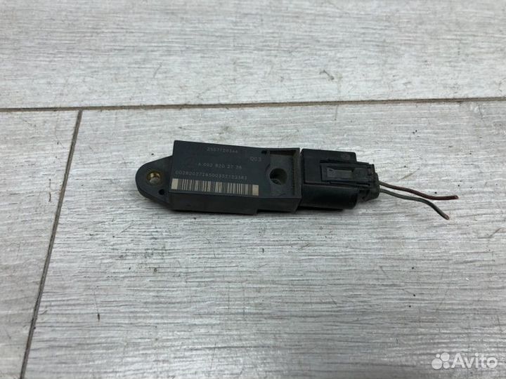 Датчик удара Mercedes-Benz E-Class универсал