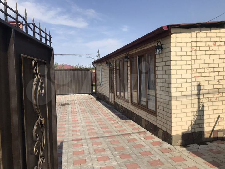 Коттедж 180 м² на участке 10 сот.