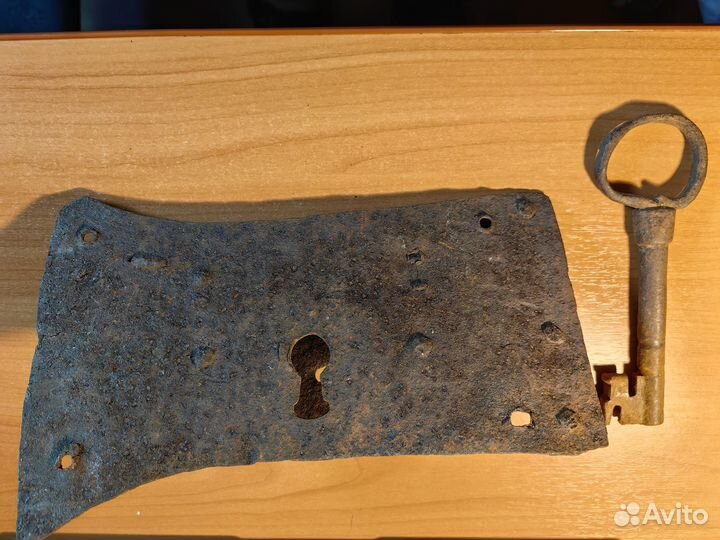 Замок амбарный с ключом