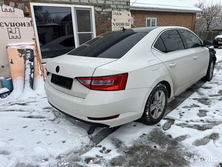 Шкода суперб Автомобиль в разбор