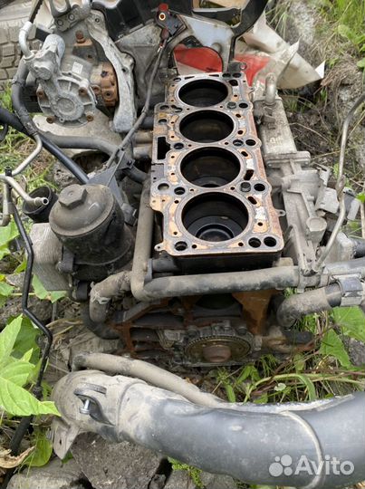 Двигатель блок с навесным VAG 1.6TDI 16V 03L021L