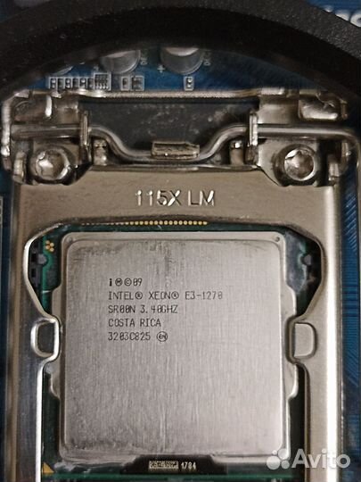 Материнская плата с процессором и памятью