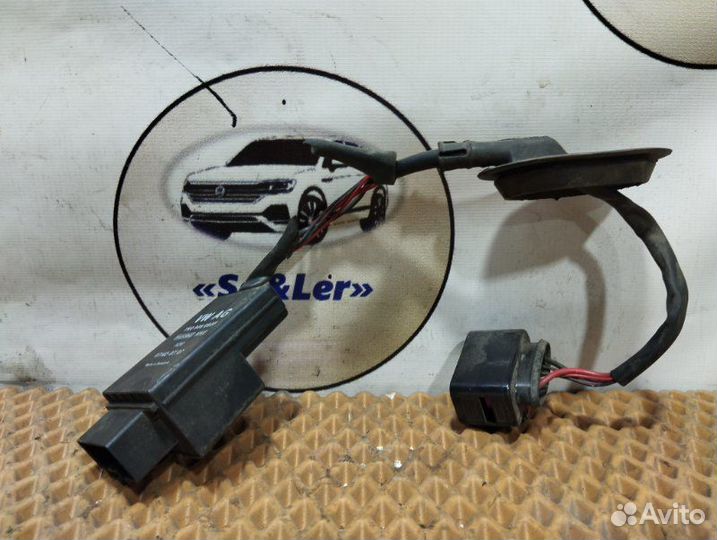 Блок управления топливным насосом Volkswagen Golf