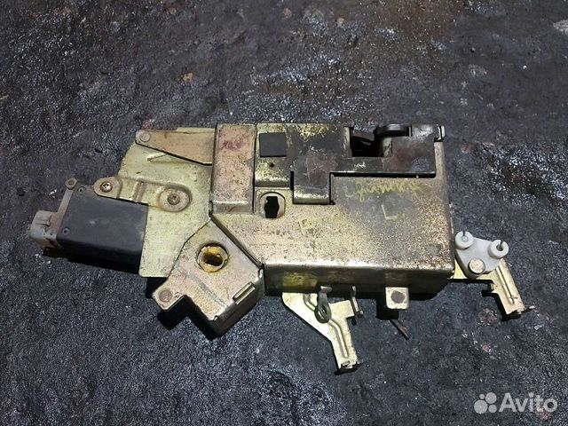 Замок левой сдвижной двери Форд Транзит 2006-2013