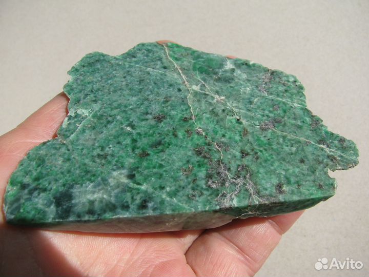 Жадеит (срез,горбушка)