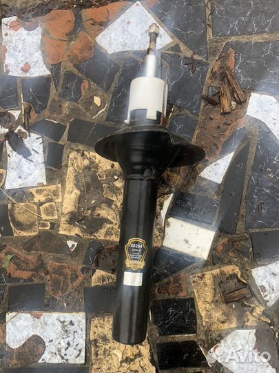 Передний правый амортизатор ford transit