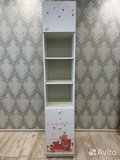 Шкаф пенал с выдвижными ящиками