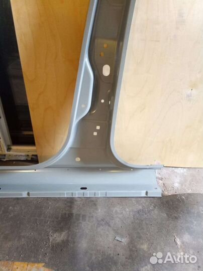 Боковина правая vesta sw cross