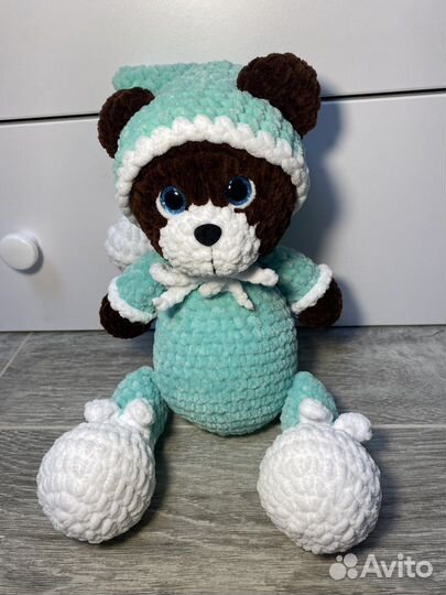 Плюшевый мишка в пижаме амигуруми