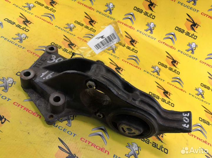 Опора подушка двигателя правая NFU peugeot 307