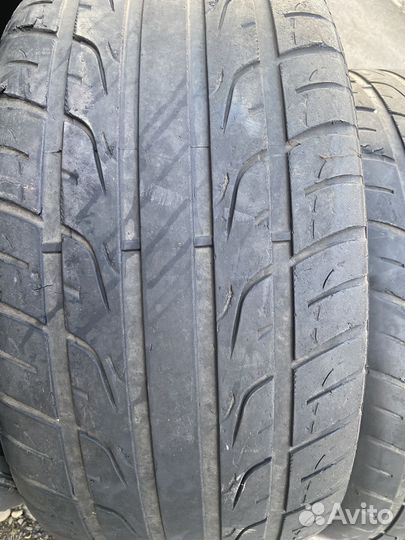 Minerva F110 275/40 R20