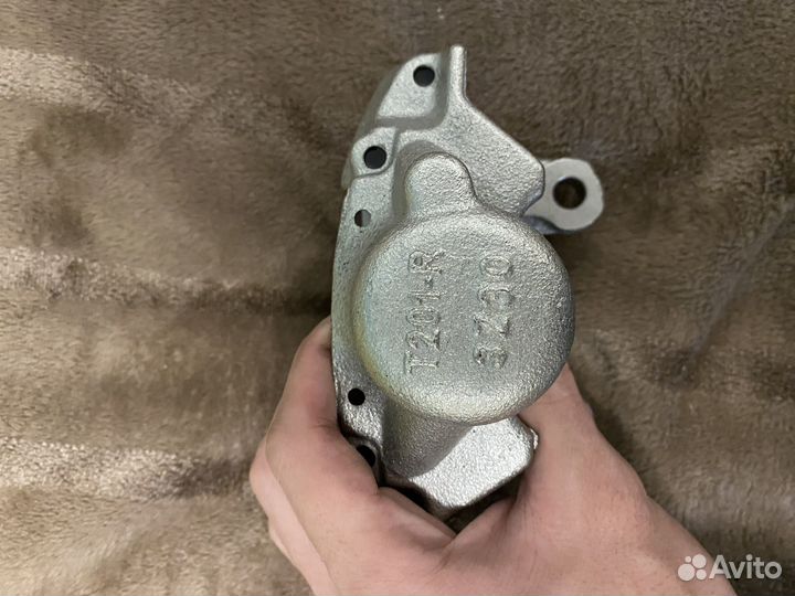 Супорт тормозной задний правый Mersedes w202