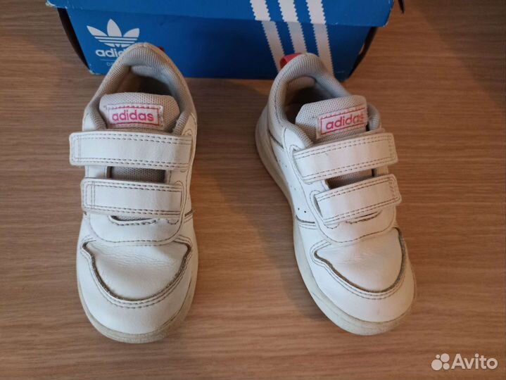 Кроссовки adidas