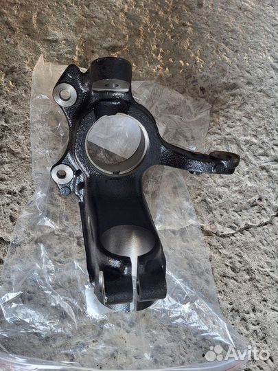 Polo rapid fabia кулак поворотный левый