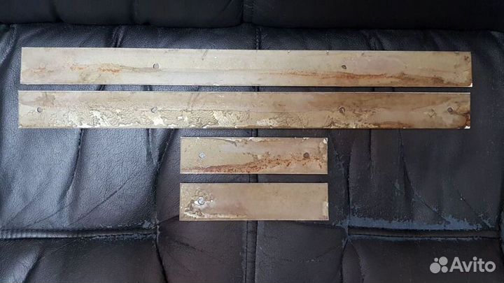 Накладки на внутренние пороги на Hummer H2