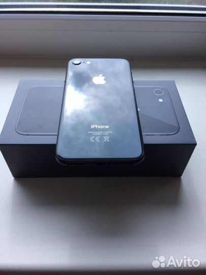 Телефон iPhone 8 128