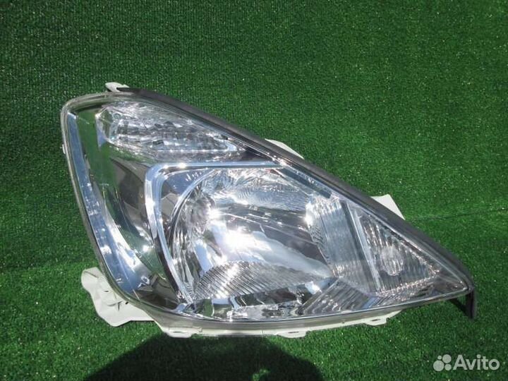 Фара правая Toyota Allion ZZT240
