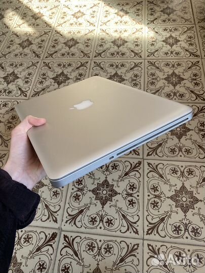 MacBook pro 13 mid 2010
