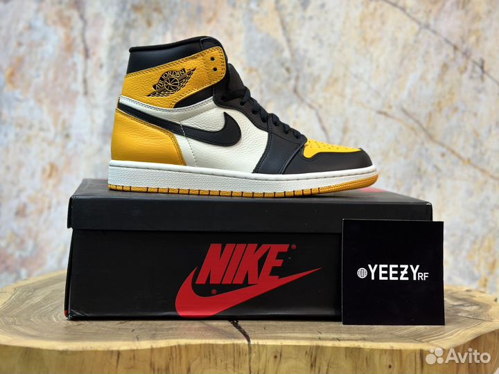 Nike Air Jordan 1 Retro High OG Yellow Toe