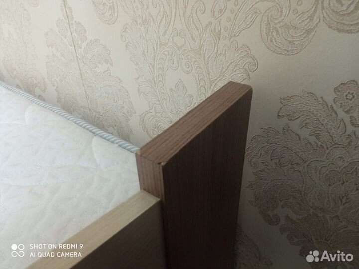 Кровать с матрасом 206х126