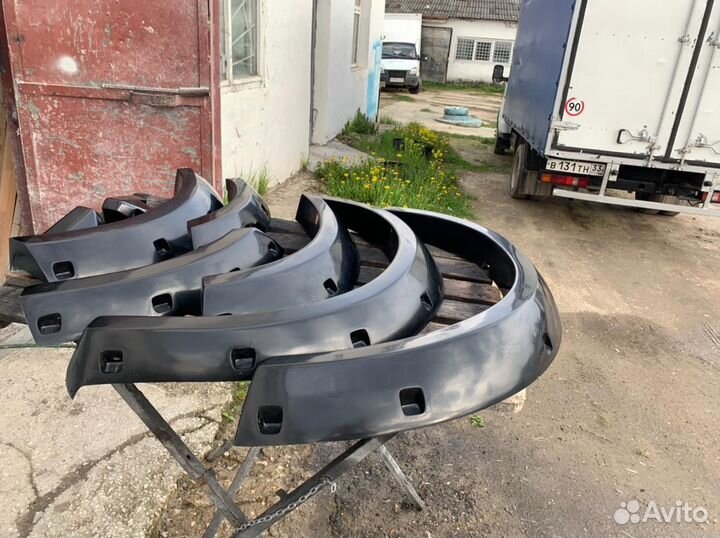 Расширители на Mitsubishi Pajero Sport 2