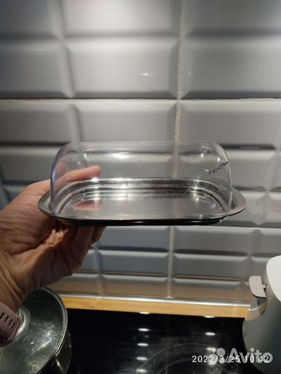 Кружки прозрачные, масленка, тарелки