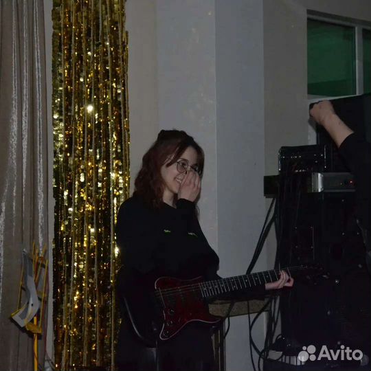 Учитель по гитаре / Музыкальный клуб