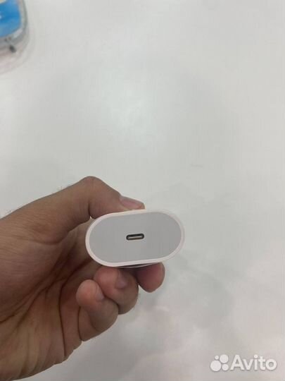 Зарядка на iPhone 20w