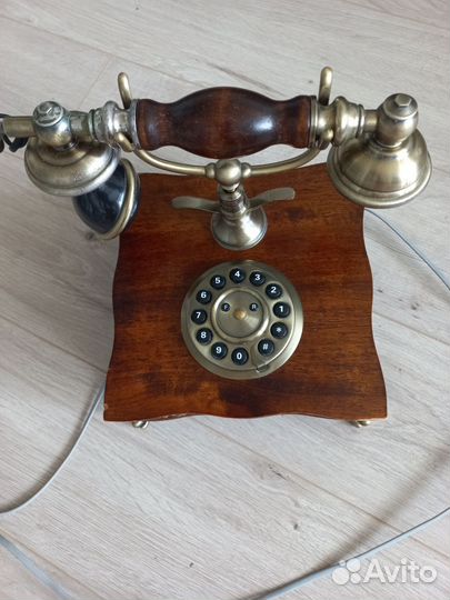 Ретро телефон (натуральное дерево, бронза)