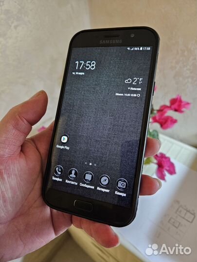 Samsung Galaxy A7 (2017) SM-A720F/DS, 3/32 ГБ