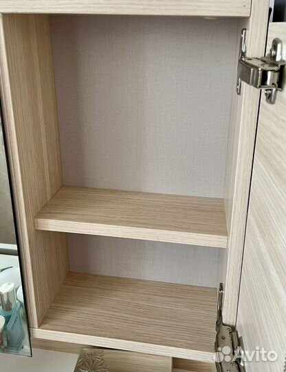 Туалетный столик с зеркалом и подсветкой