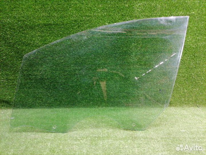 Стекло двери переднее левое Opel Astra J 2009-2012