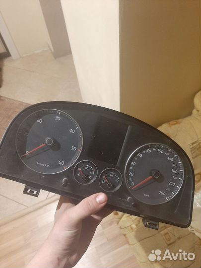 Volkswagen Touran панель приборов