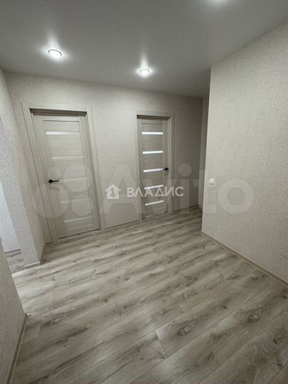 2-к. квартира, 50 м², 1/14 эт.