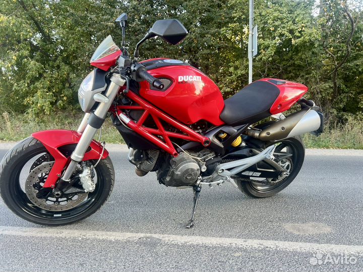 Ducati 696