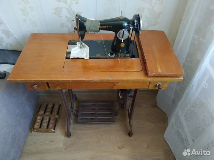 Швейная машина