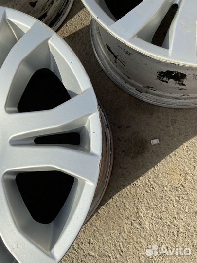 Продам комплект оригинальных дисков Land Rover