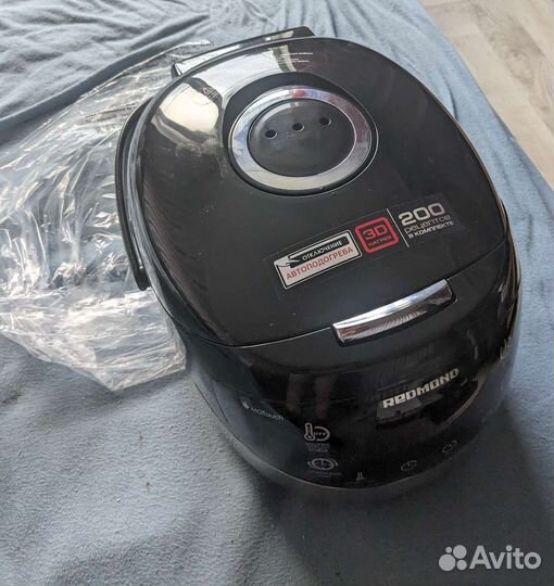 Мультиварка Redmond RMC-M90