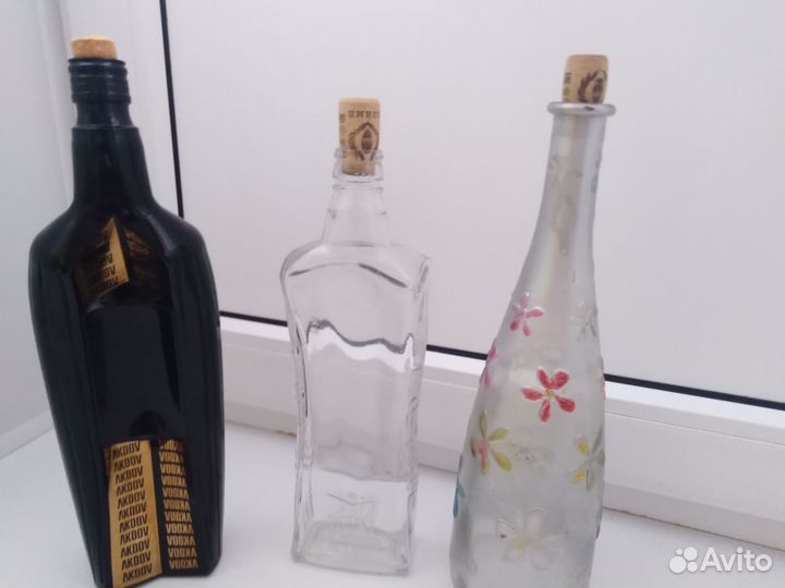 Стеклянные бутылки гнутые
