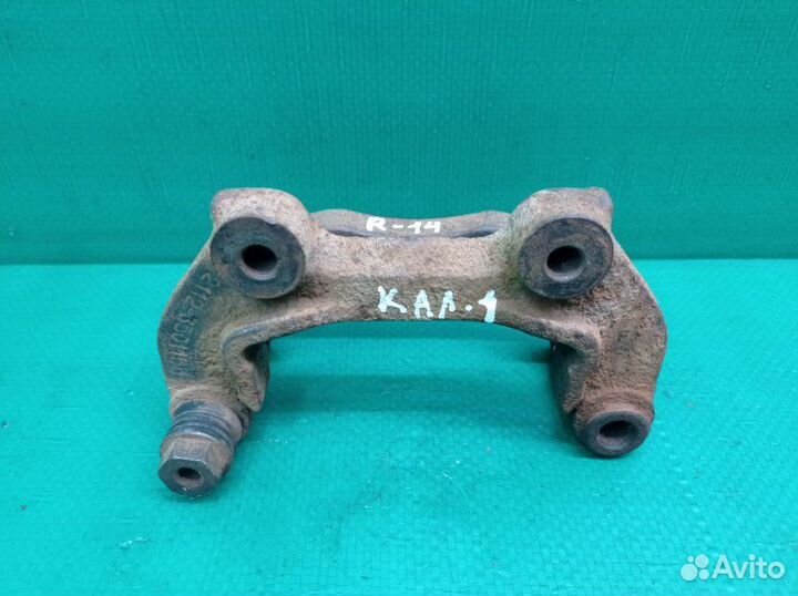 Скоба суппорта передняя Лада Калина 1