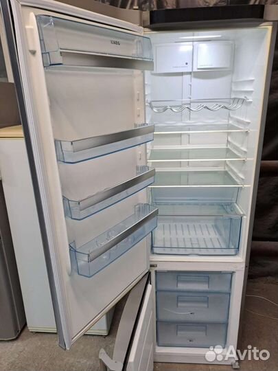 Холодильник AEG