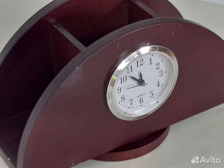 Органайзер для канцелярии часы